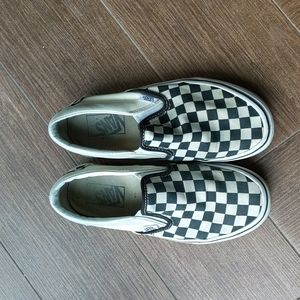 Vans black and white checkerboard sneaker M5/W6.5